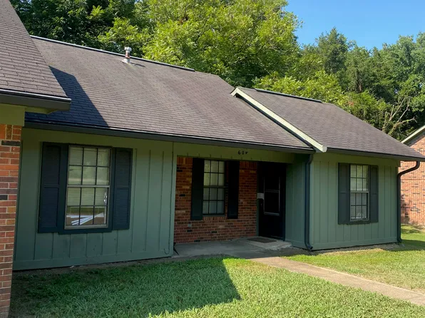 604 W Garrard Rd #B, Starkville, MS 39759