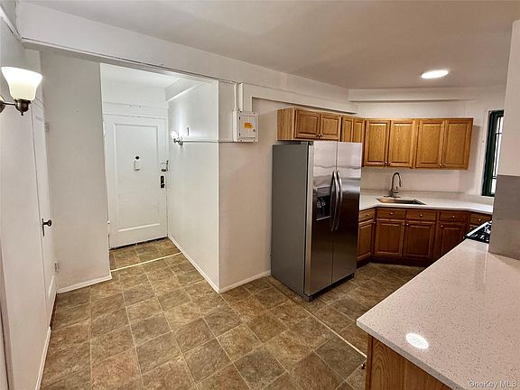 3rd image of 1562 Unionport Road #5A