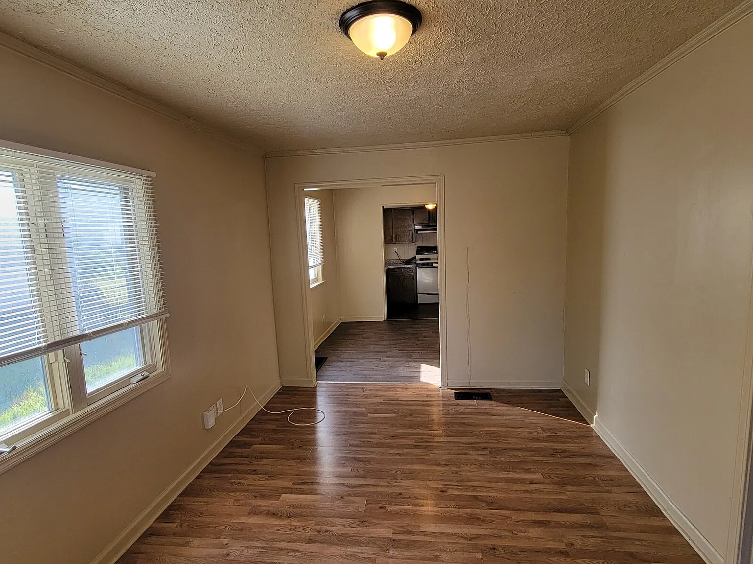 3 bed, 1.5 bath, $1,100 — Photo 3