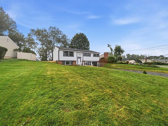 4th image of 145 Rivercrest Dr