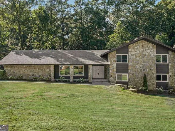 675 Weatherly Ln, Atlanta, GA 30328