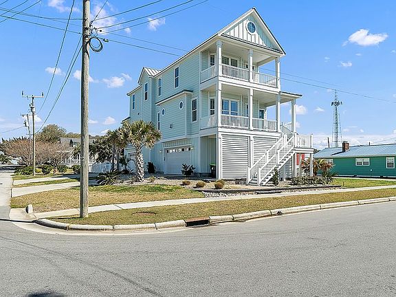 3rd image of 209 S 11th St