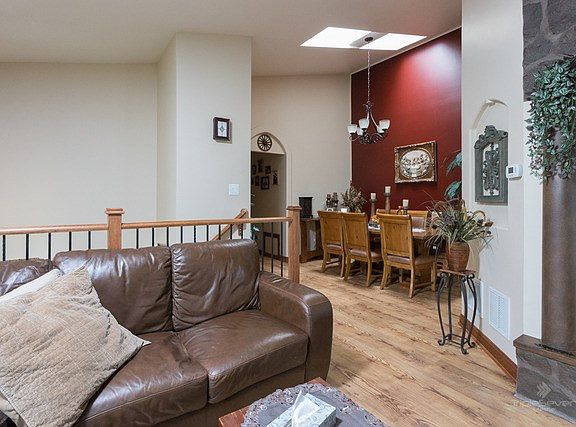5th image of 9295 Windsor Pkwy #107