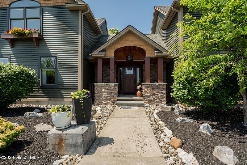 3rd image of 127 Gilbert Road