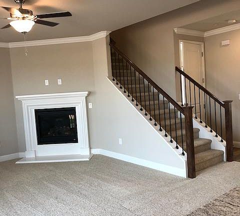 3rd image of 504 Lupine Dr