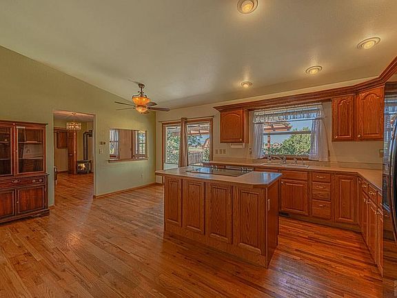 5th image of 21 S Golfwood Dr W