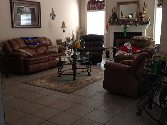 2nd image of 138 N Hill Dr