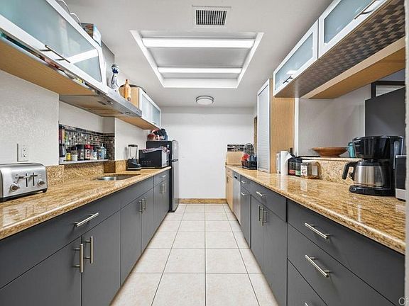 2nd image of 941 Redbud Rd