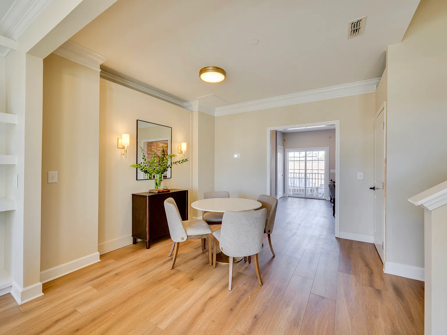1035 Westhaven Blvd — Photo 4