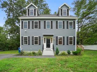 12 Comet Ln, Billerica, MA 01821