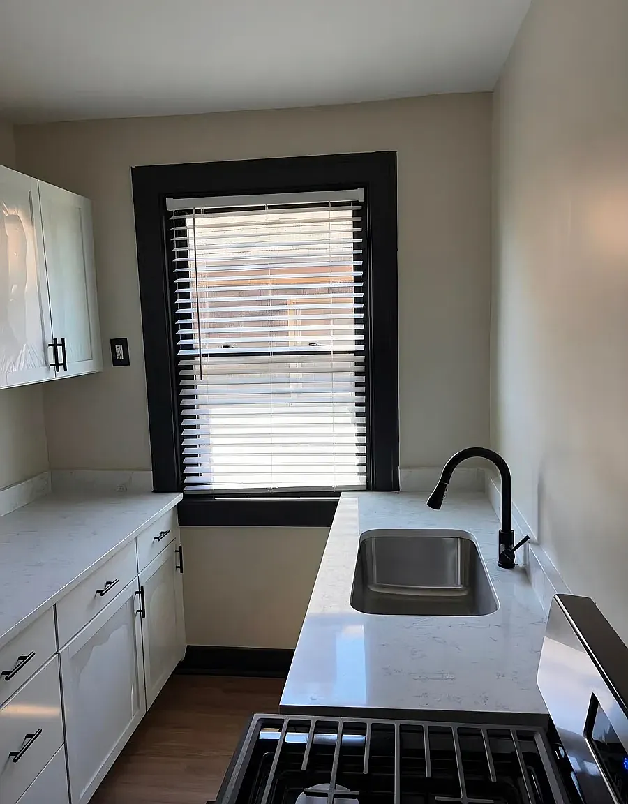2 bed, 900 sqft, $1,200 — Photo 2