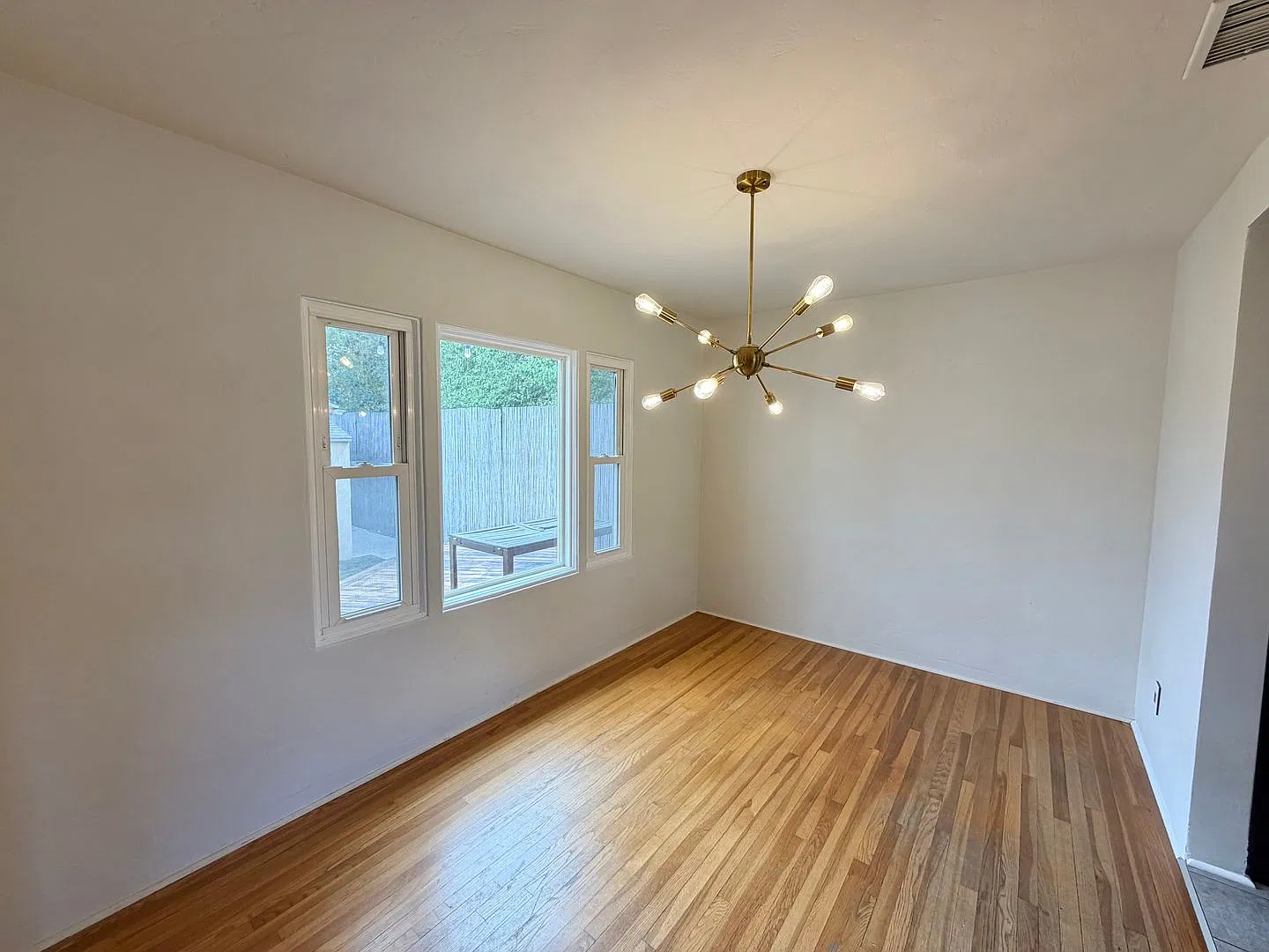 Talmadge Retreat 3BD/2BA with Pool and Solar — Photo 4