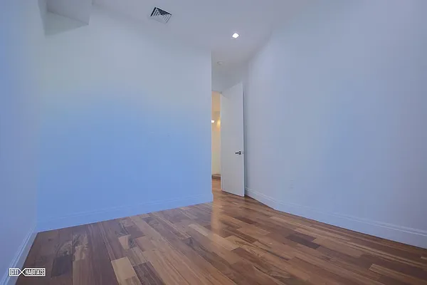 Rented by Citi Habitats | media 9