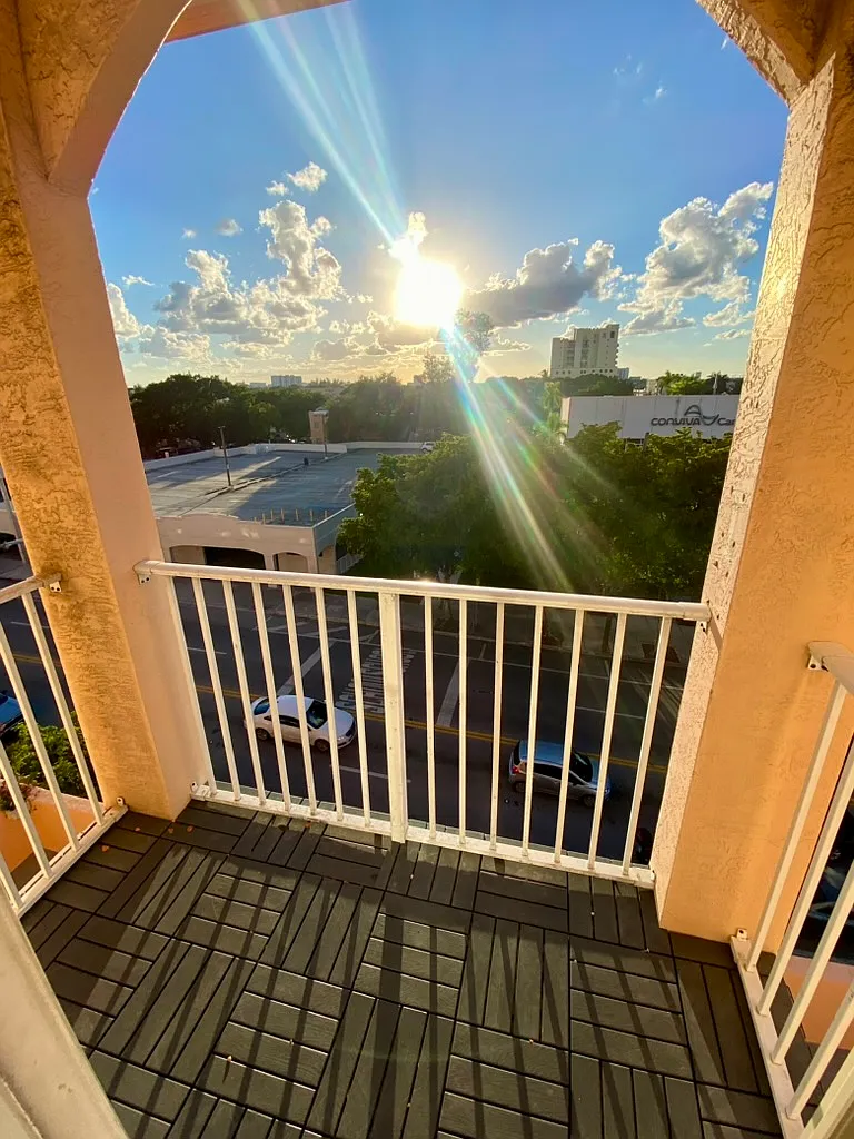 2 bed, 1069 sqft, $2,500 — Photo 3