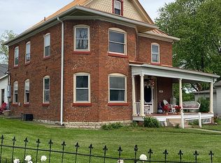698 N 3rd St, Ste Genevieve, MO 63670