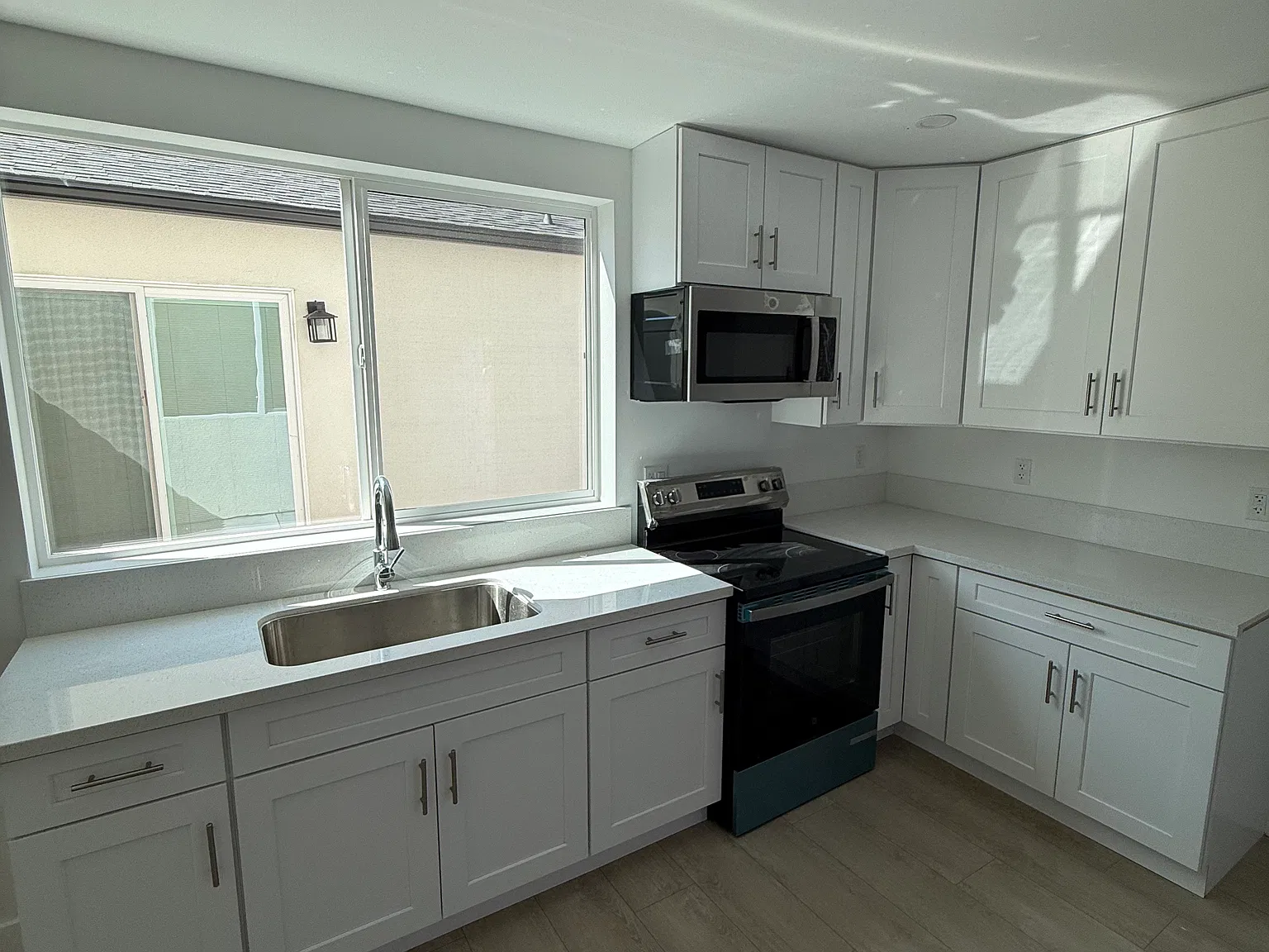 3 bed, $3,400 — Photo 3