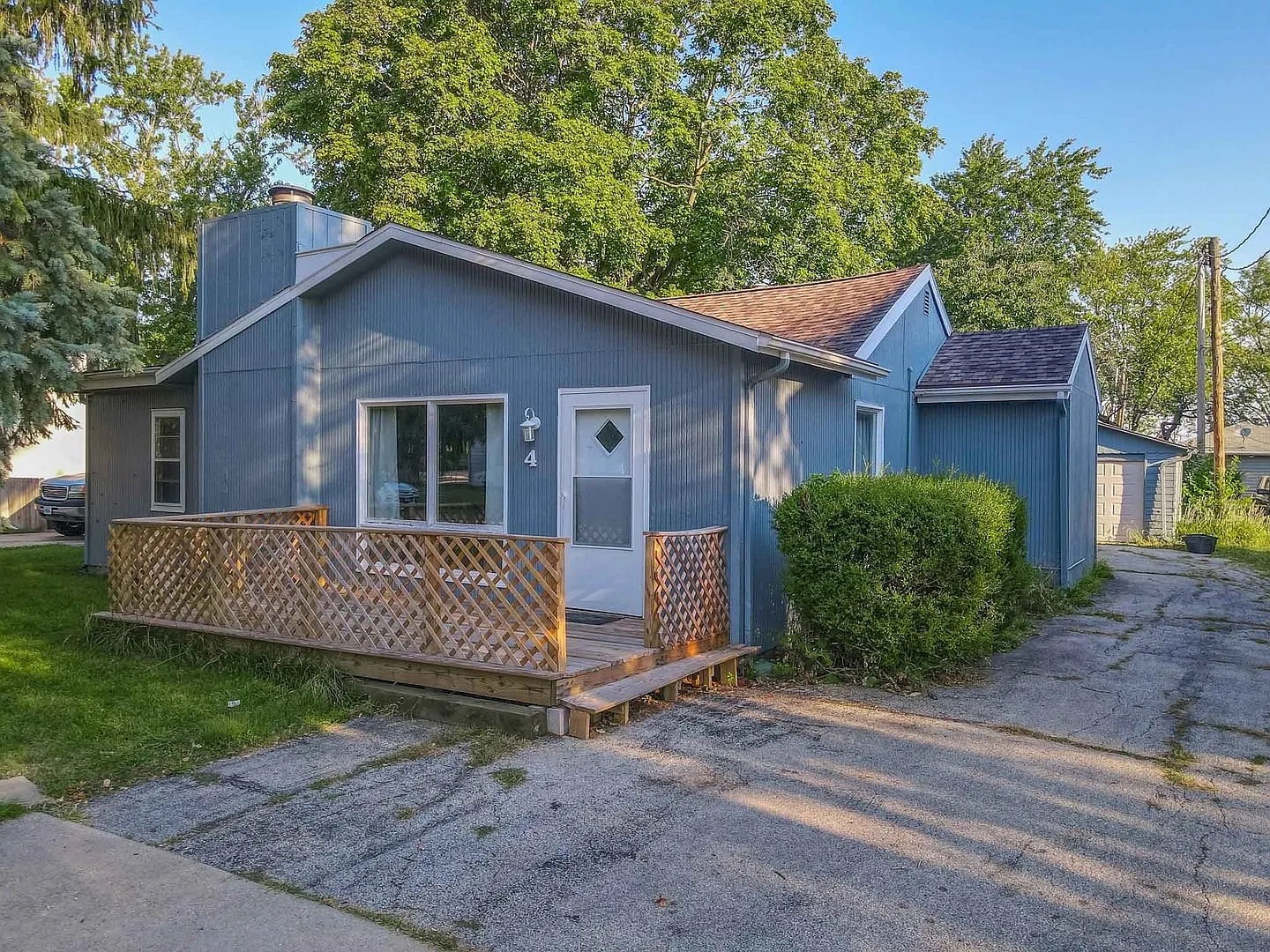 4 Ross Dr photo 1