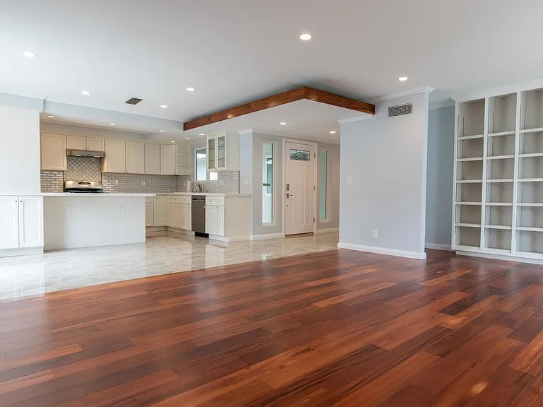 1108 Palmer Ave — Photo 6