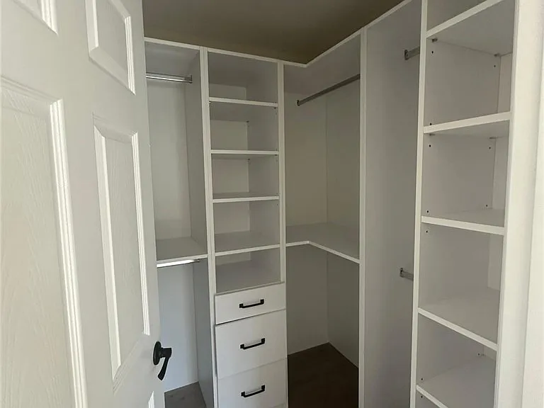 4947 Angeles Vis — Photo 21