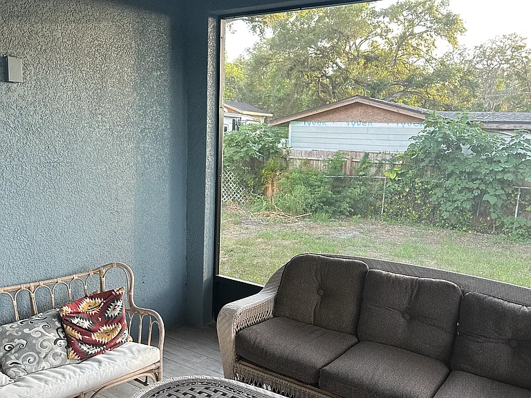 8924 N Highland Ave — Photo 37