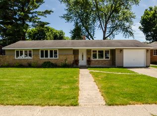 4115 Highcrest Rd, Rockford, IL 61107