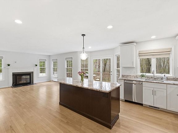 5th image of 45 Auburn Rd