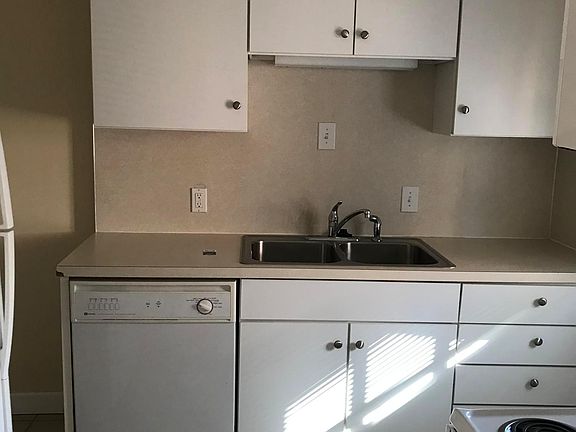 4th image of 1418 W 6th Ave