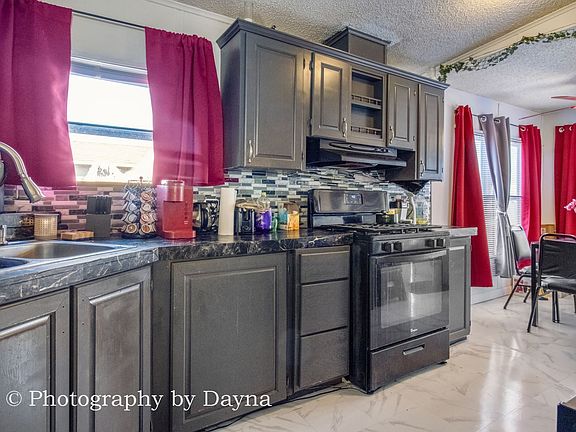 4th image of 55 Berry Ln