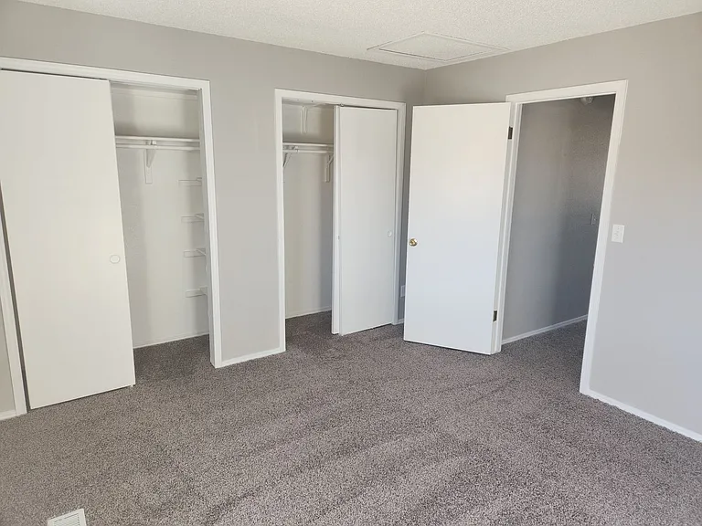 8069 Lexington Park Dr — Photo 12
