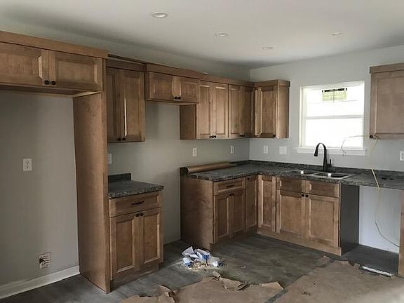 3rd image of 15 Magnolia St
