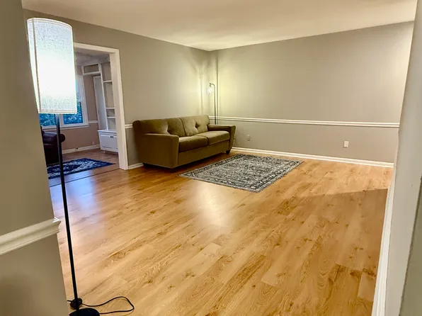 33 Arpege Way NW, Atlanta, GA 30327