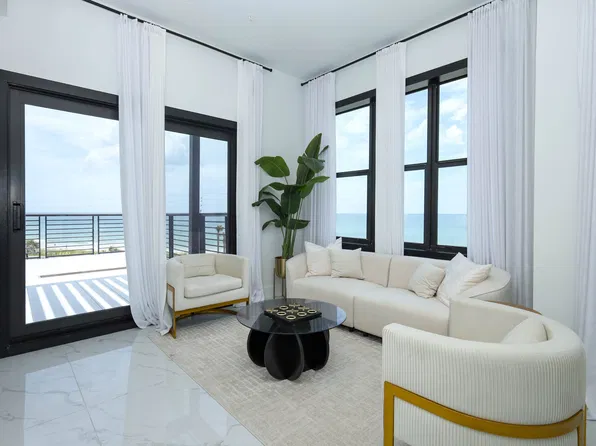 Sapphire Plan, Bailey By The Sea