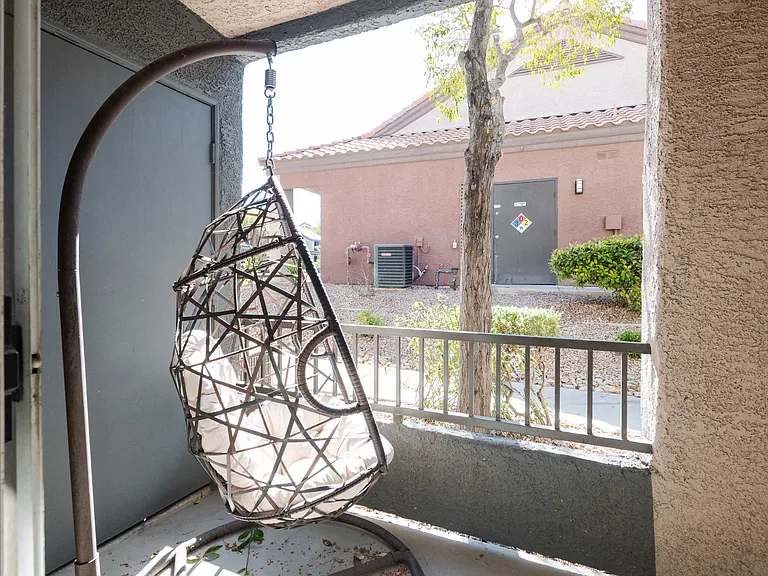 Palermo Apartments — Photo 24