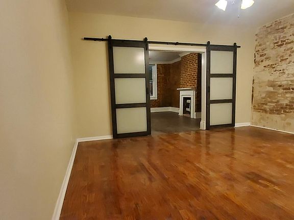 2nd image of 814 Dauphine St APT 2
