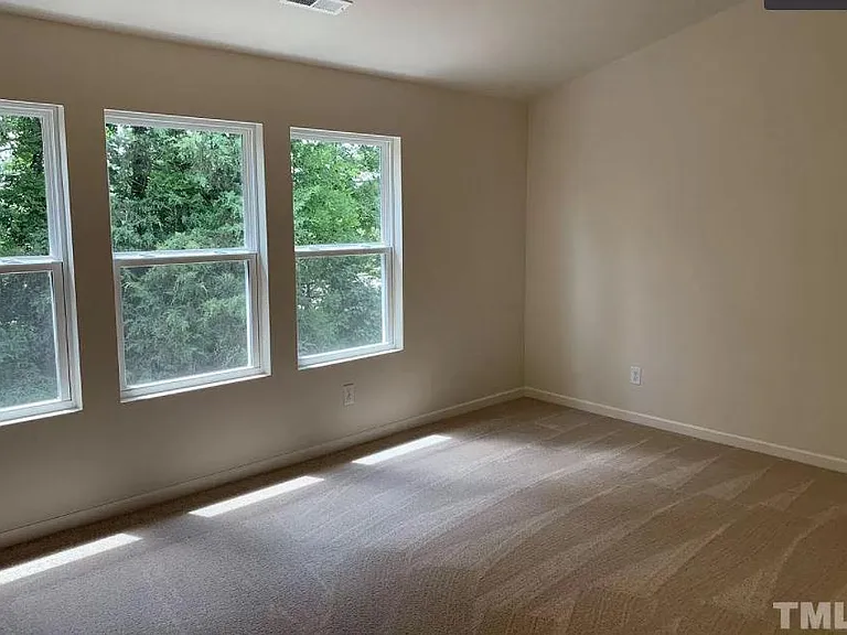605 Minnestott Way — Photo 11