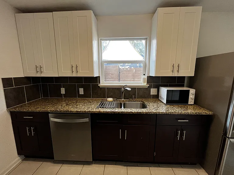 6211 Manor Rd #115 — Photo 11