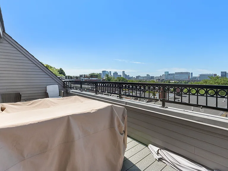 380 Bunker Hill St #210 — Photo 28