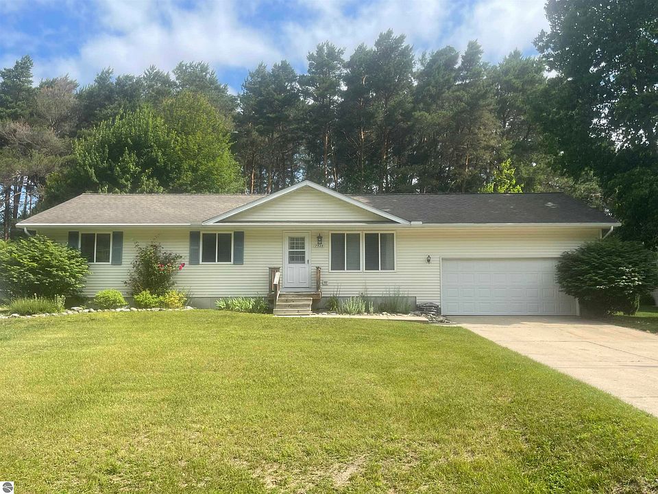1st image of 7526 Briar Ln