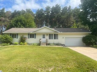 7526 Briar Ln, Bellaire, MI 49615