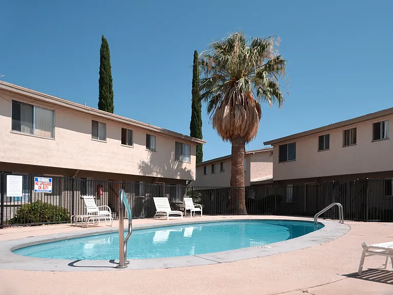 Sierra Linda Apartments — Photo 9