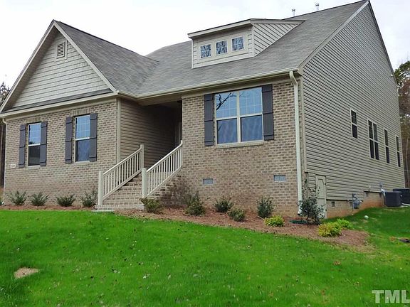 3rd image of 2886 Bingham Dr