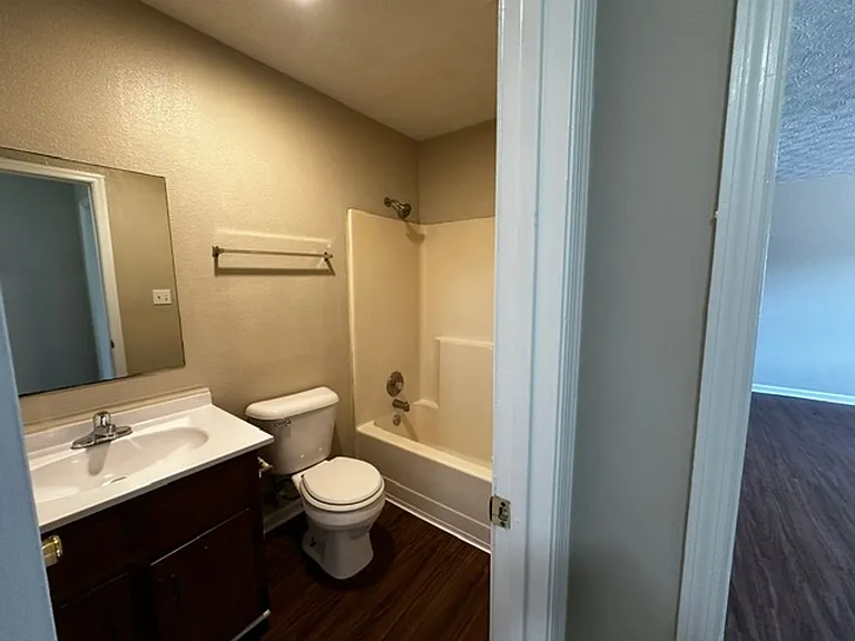 195/197 Michele Dr — Photo 4