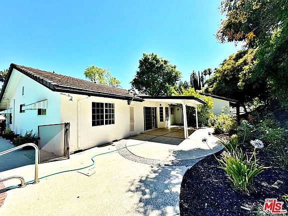 3rd image of 5857 Nevada Ave