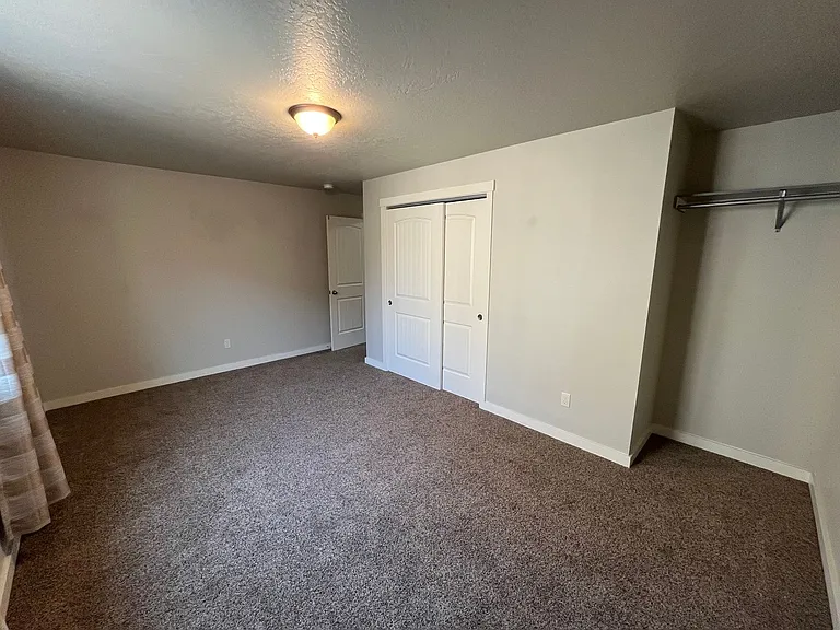 63159 NE De Haviland St — Photo 15