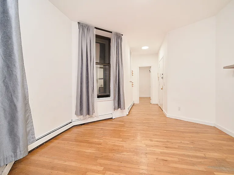 132 W 109th St #1C — Photo 2