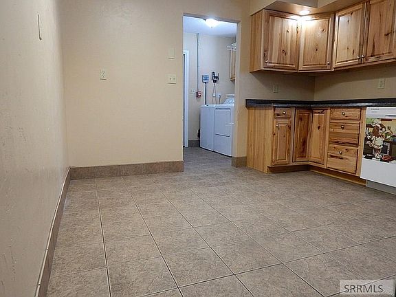 5th image of 762 Vassar Way
