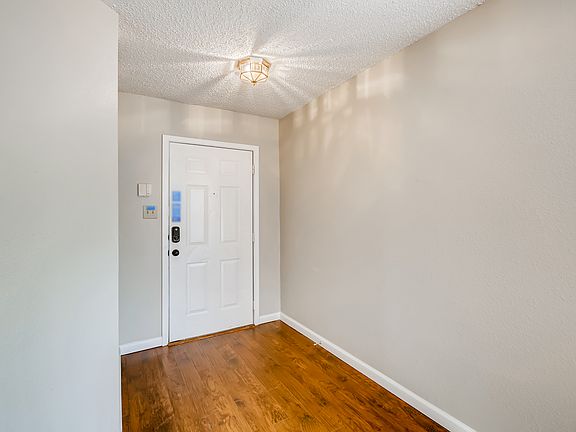 4th image of 9823 Kelton Dr