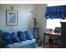 5th image of 317 Arlington Ct