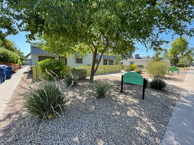 1029 S Wilson St — Photo 2