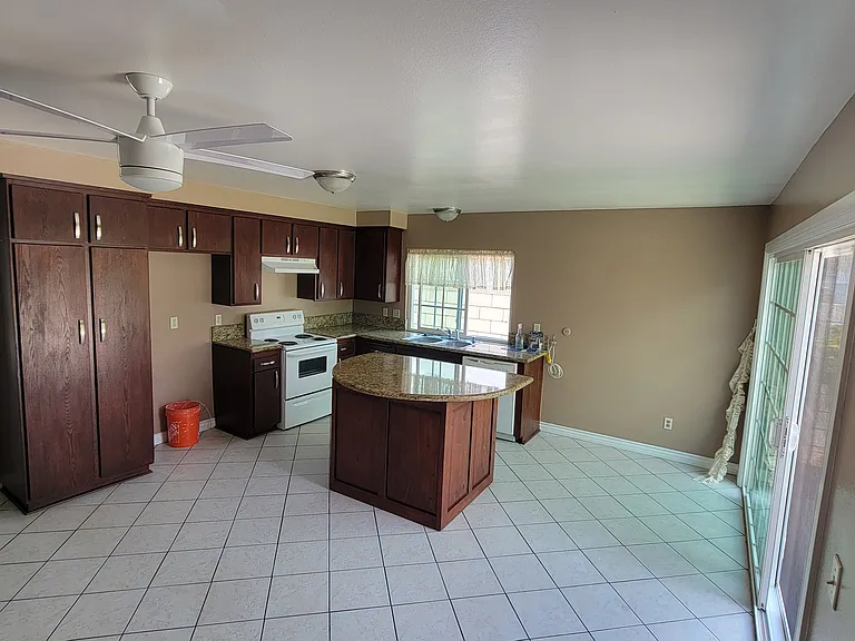 3317 S Towner St — Photo 7